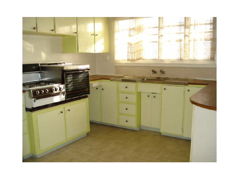 29 Burrowa Street, Stafford QLD 4053