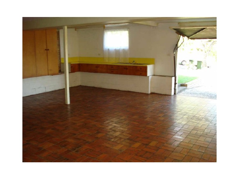 29 Burrowa Street, Stafford QLD 4053