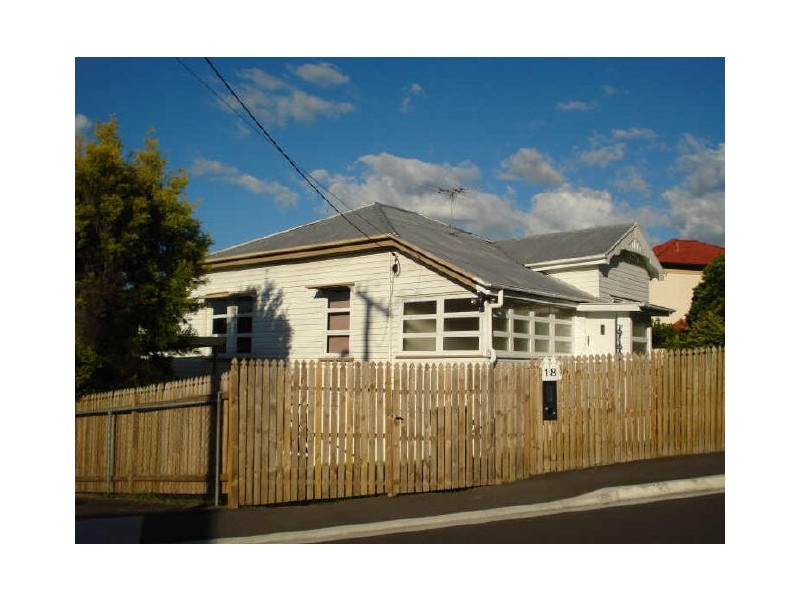 18 MacGregor Street, Wilston QLD 4051
