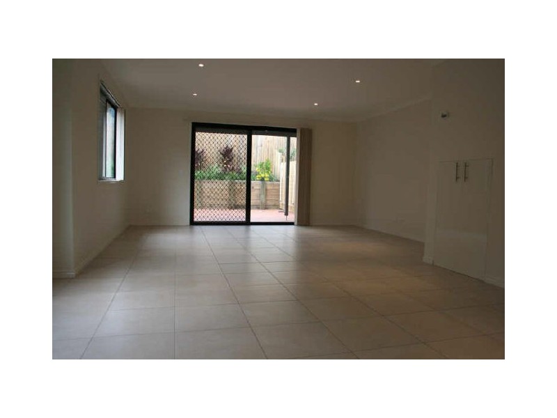 2/9 Western Avenue, Chermside QLD 4032