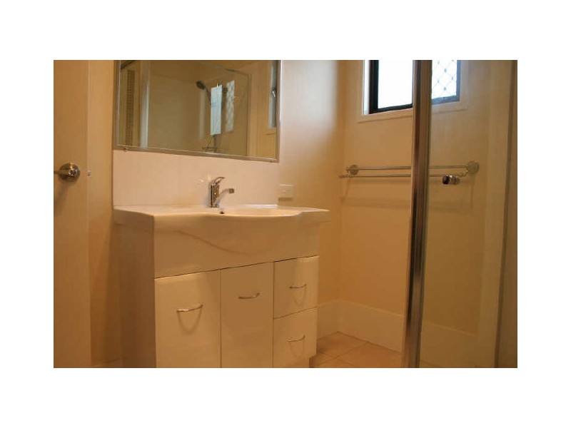 2/9 Western Avenue, Chermside QLD 4032