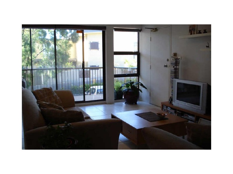 2/61 Erneton Street, Newmarket QLD 4051