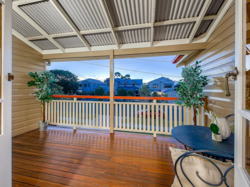 9 Dawn Street, Kedron QLD 4031