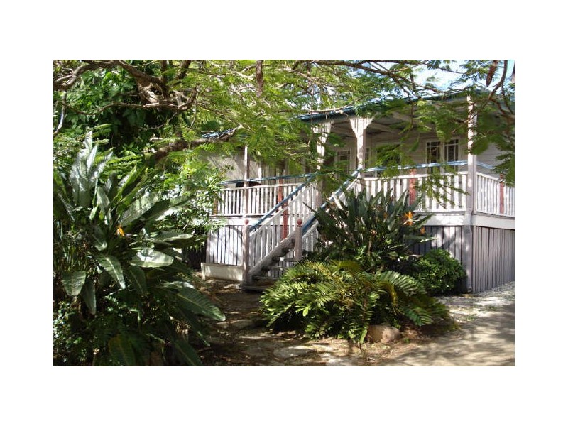 77 Tenth Avenue, Kedron QLD 4031