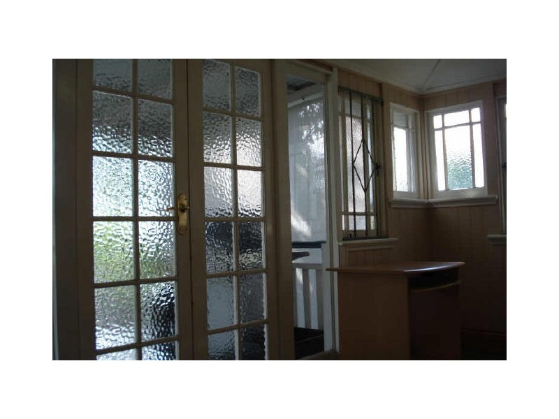 77 Tenth Avenue, Kedron QLD 4031