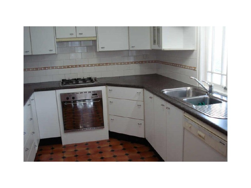 77 Tenth Avenue, Kedron QLD 4031