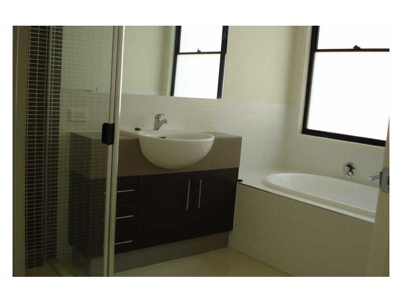 7 Crowther Street, Windsor QLD 4030