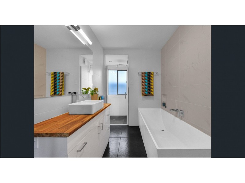 16 Kendale Street, Stafford Heights QLD 4053