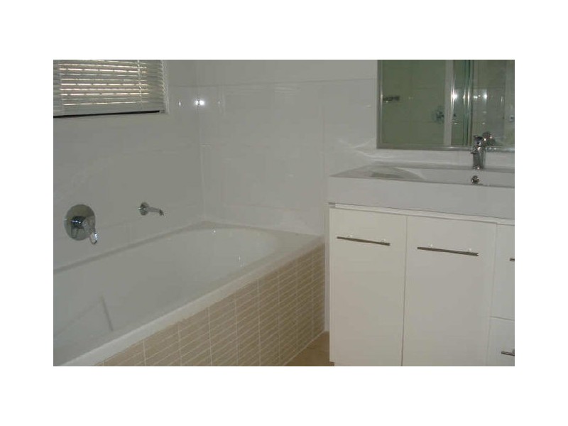 8 Lewis Street, Clayfield QLD 4011