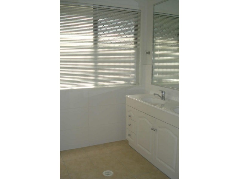 8 Lewis Street, Clayfield QLD 4011