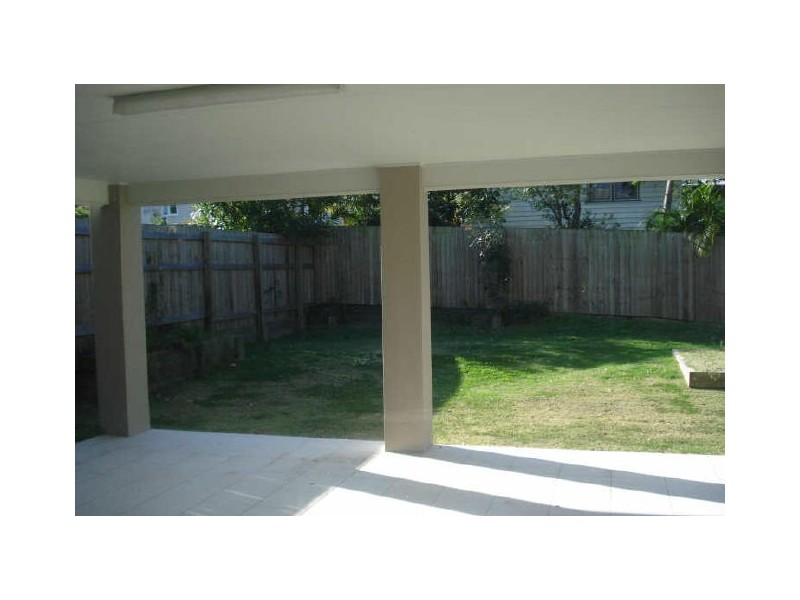 8 Lewis Street, Clayfield QLD 4011