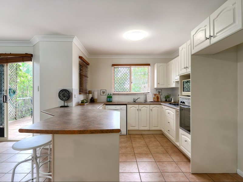 2/182 Trouts Road, Stafford Heights QLD 4053