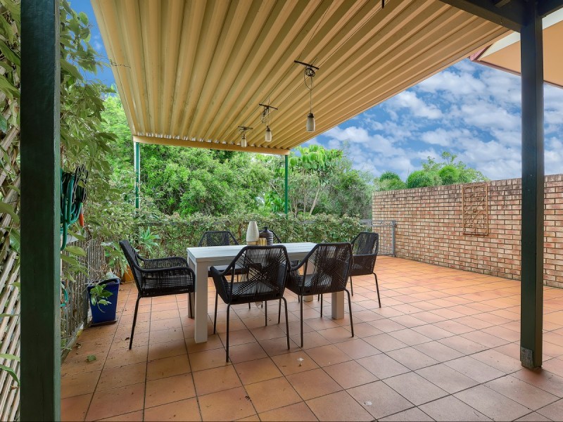2/182 Trouts Road, Stafford Heights QLD 4053