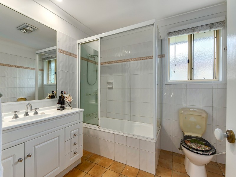 2/182 Trouts Road, Stafford Heights QLD 4053