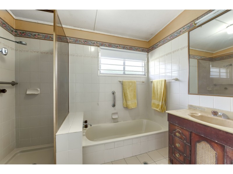 41 Pangeza Street, Stafford Heights QLD 4053