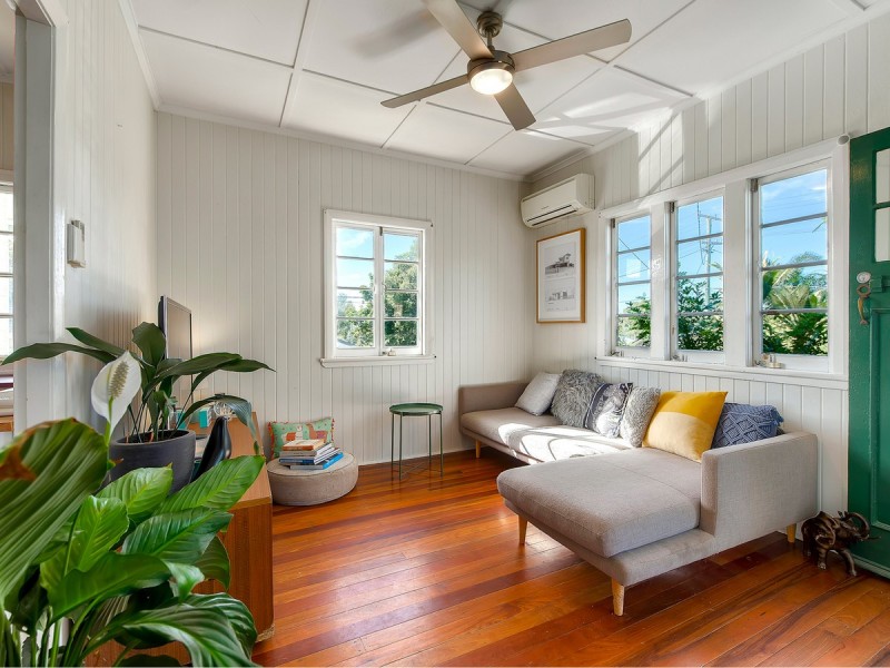 44 Dorrigo Street, Stafford Heights QLD 4053