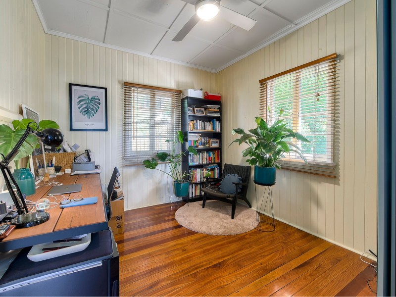 44 Dorrigo Street, Stafford Heights QLD 4053