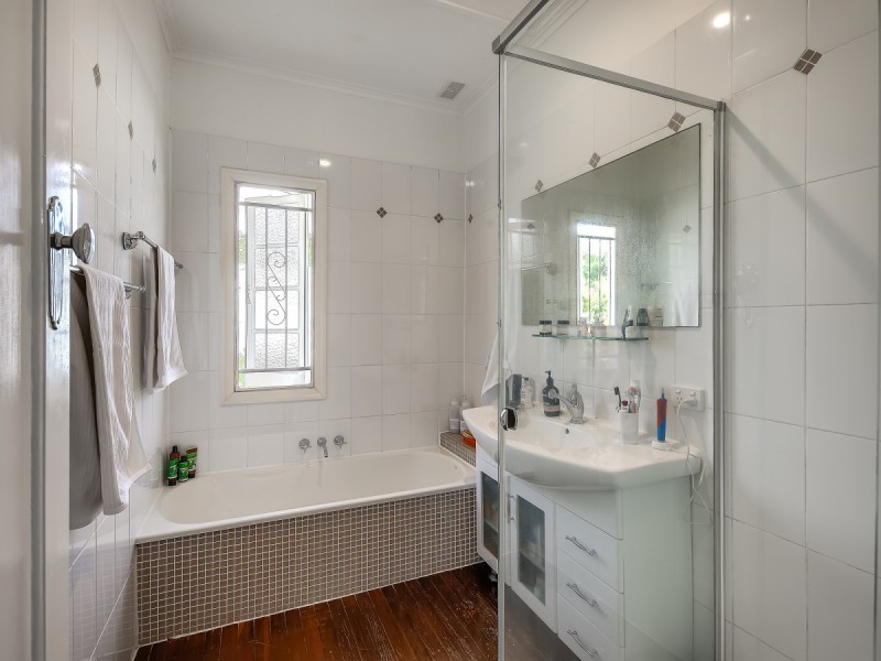 16 Rhodes Street, Stafford QLD 4053