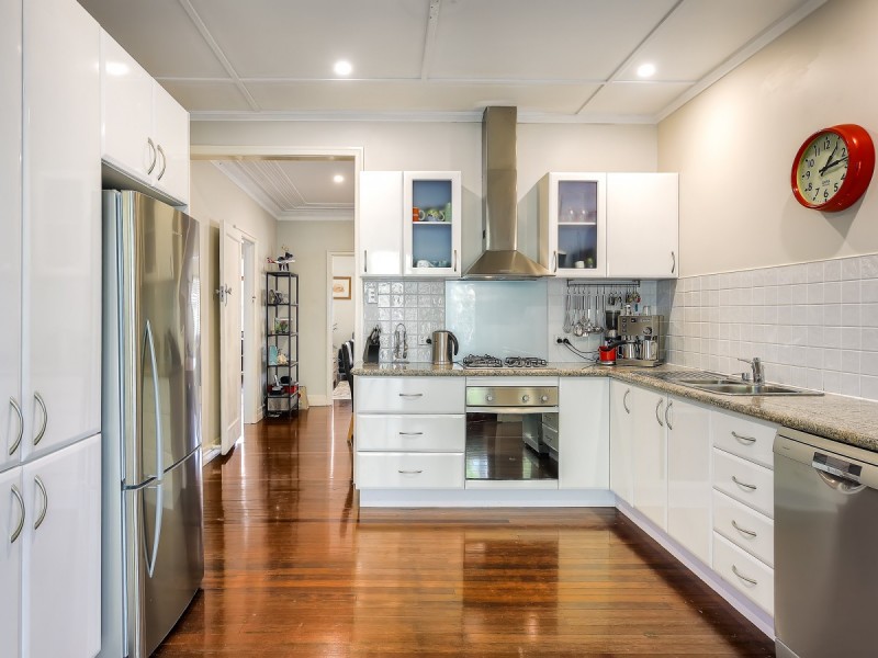 16 Rhodes Street, Stafford QLD 4053