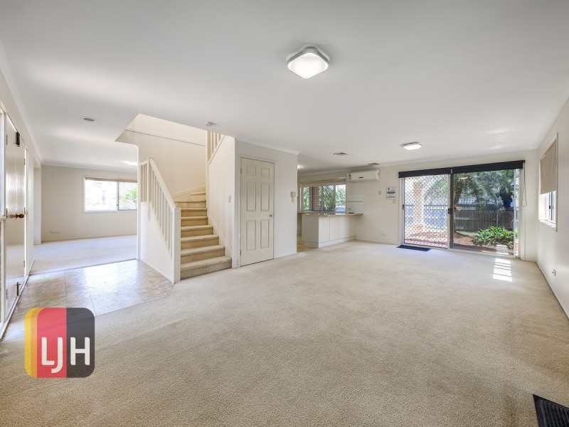 18 Redford Crescent, Mcdowall QLD 4053