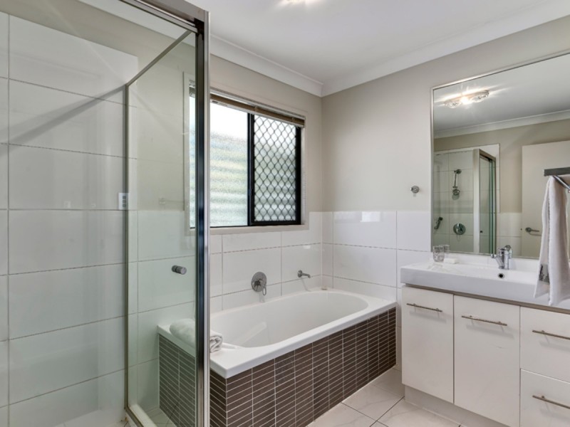 6 Lewis Street, Clayfield QLD 4011