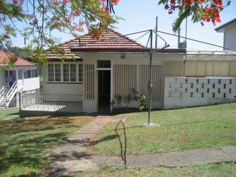 86 Mawson Street, Stafford Heights QLD 4053