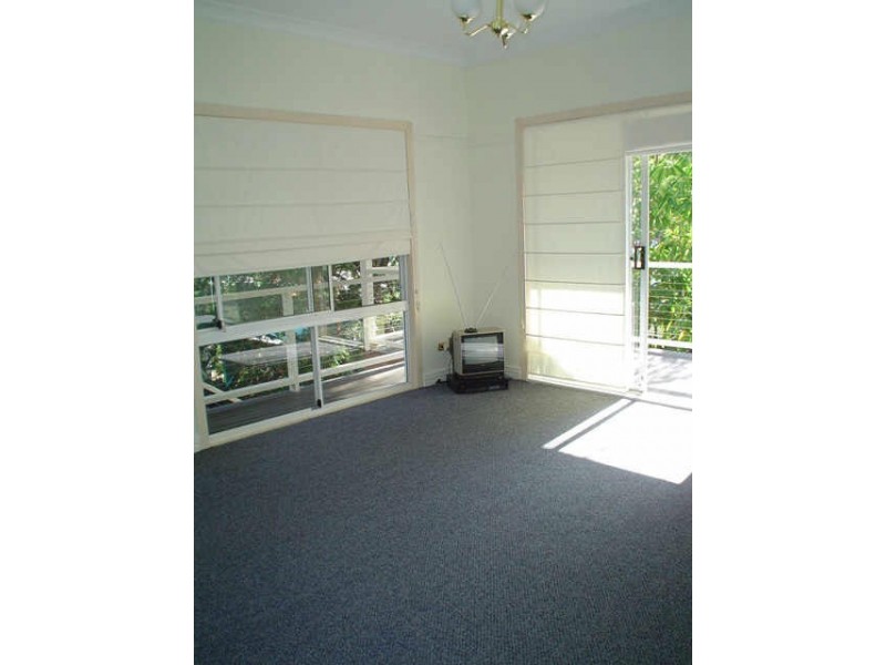 68 Victoria Terrace, Windsor QLD 4030