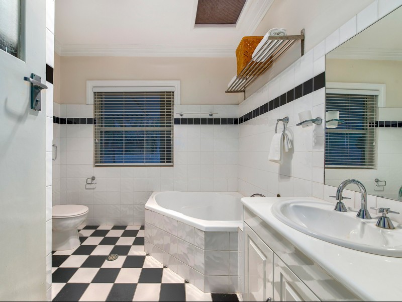 5 McCawley Street, Stafford QLD 4053