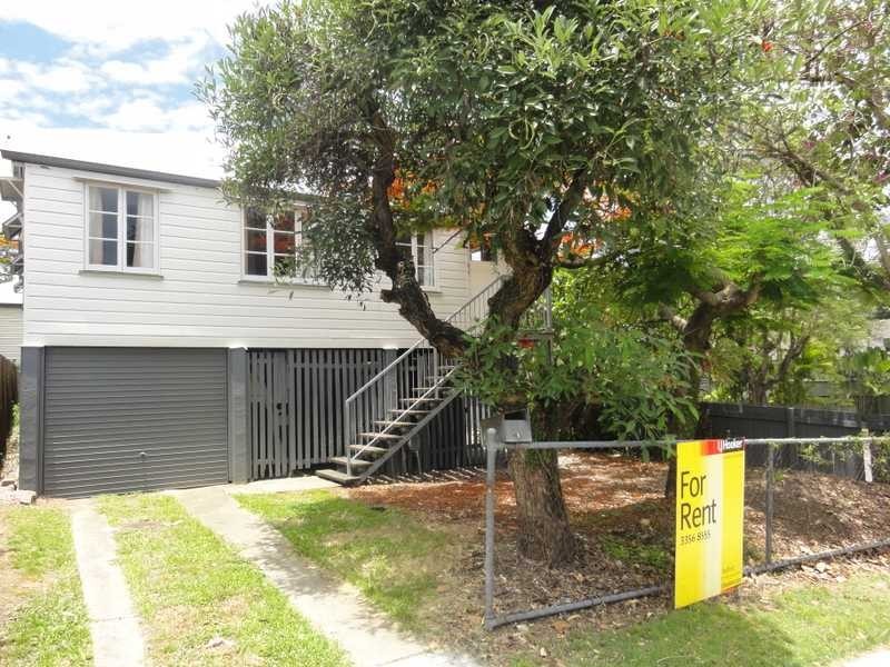 1 Baradine Street, Newmarket QLD 4051