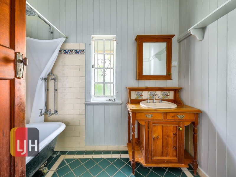 10 Haig Street, Clayfield QLD 4011