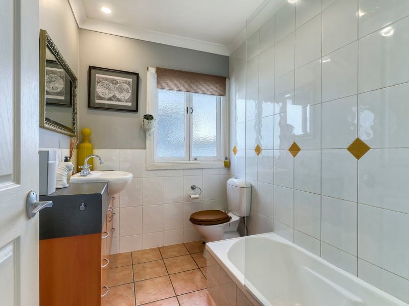 17 Matthews Street, Stafford QLD 4053