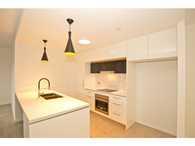 8/11 University Road, Mitchelton QLD 4053