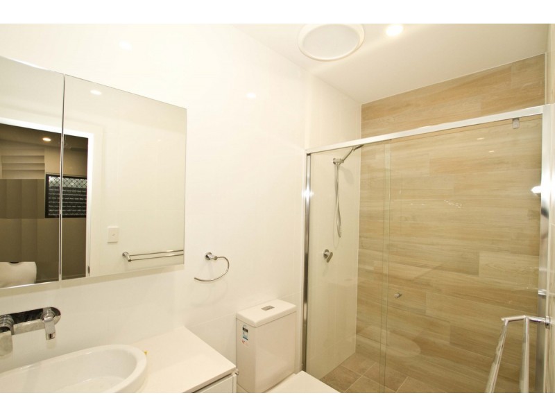 8/11 University Road, Mitchelton QLD 4053