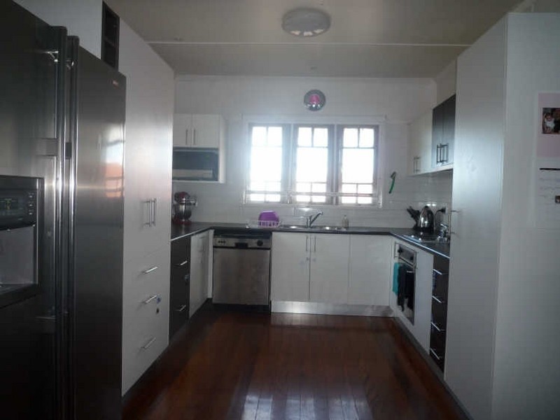 81 Scott Street, Stafford Heights QLD 4053