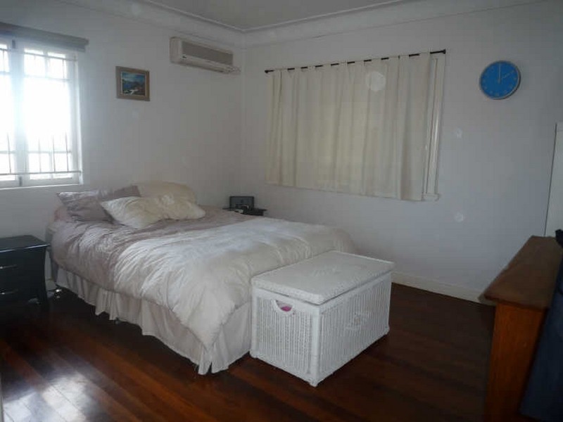 81 Scott Street, Stafford Heights QLD 4053