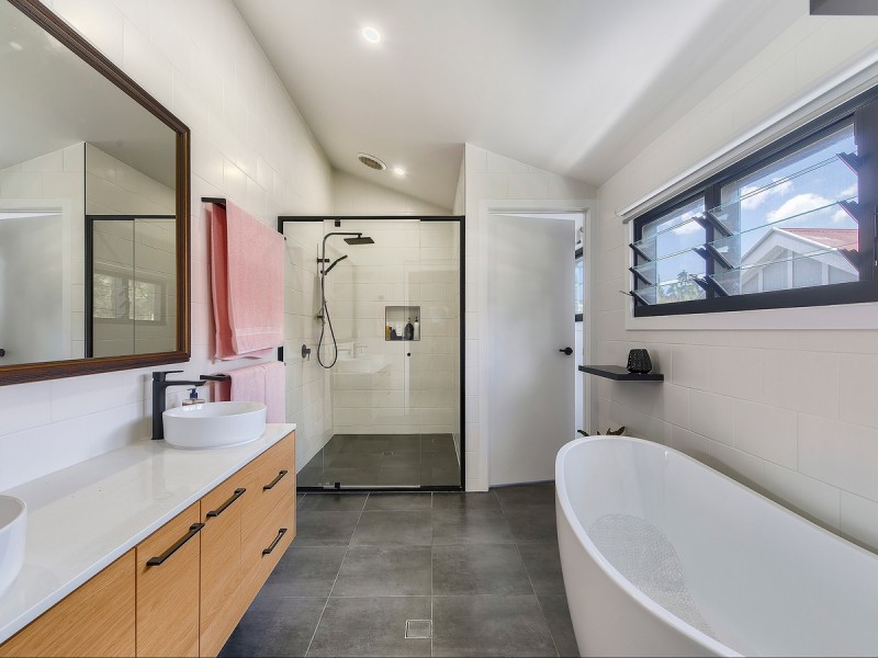 43 Donald Street, Camp Hill QLD 4152