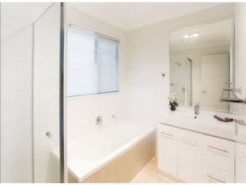 6 Lewis Street, Clayfield QLD 4011