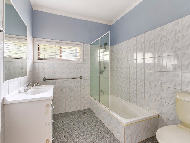 17 Koolewong Street, Stafford Heights QLD 4053