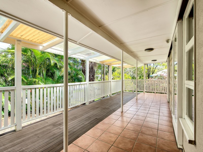 17 Koolewong Street, Stafford Heights QLD 4053