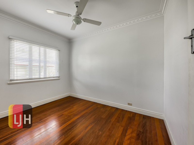 94 Gordon Parade, Everton Park QLD 4053