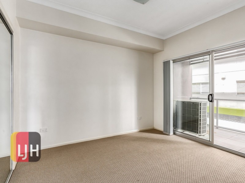 4/45 Playfield Street, Chermside QLD 4032