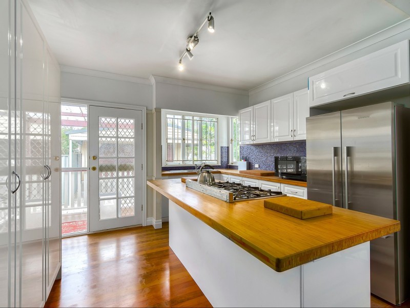 21 Dunedoo Street, Stafford QLD 4053