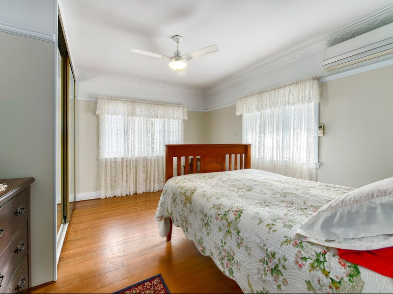 21 Dunedoo Street, Stafford QLD 4053