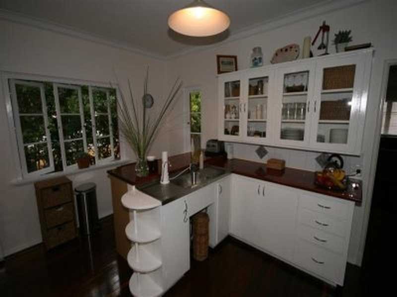 14 Tathra Street, Stafford QLD 4053