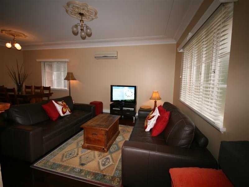 14 Tathra Street, Stafford QLD 4053