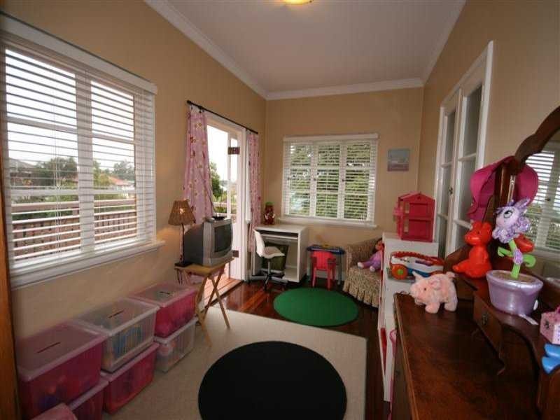 14 Tathra Street, Stafford QLD 4053