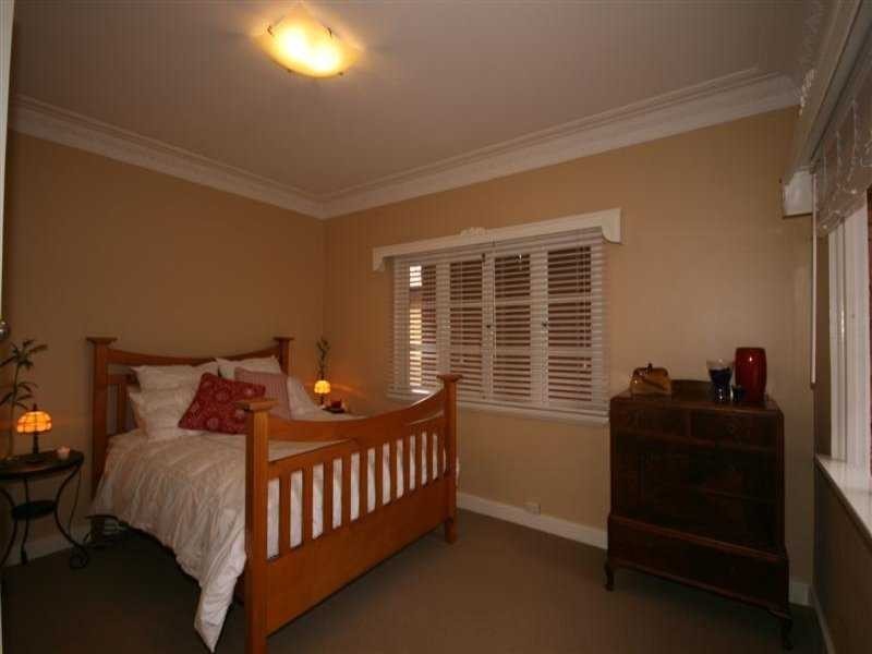 14 Tathra Street, Stafford QLD 4053