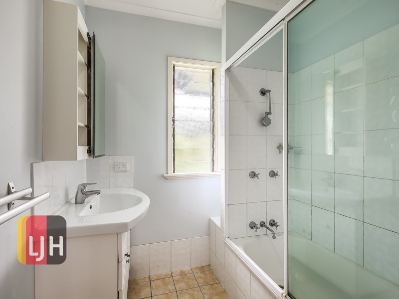 9 Allowrie Street, Stafford QLD 4053