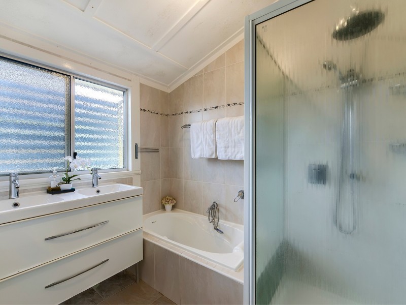 64 Sixth Avenue, Kedron QLD 4031