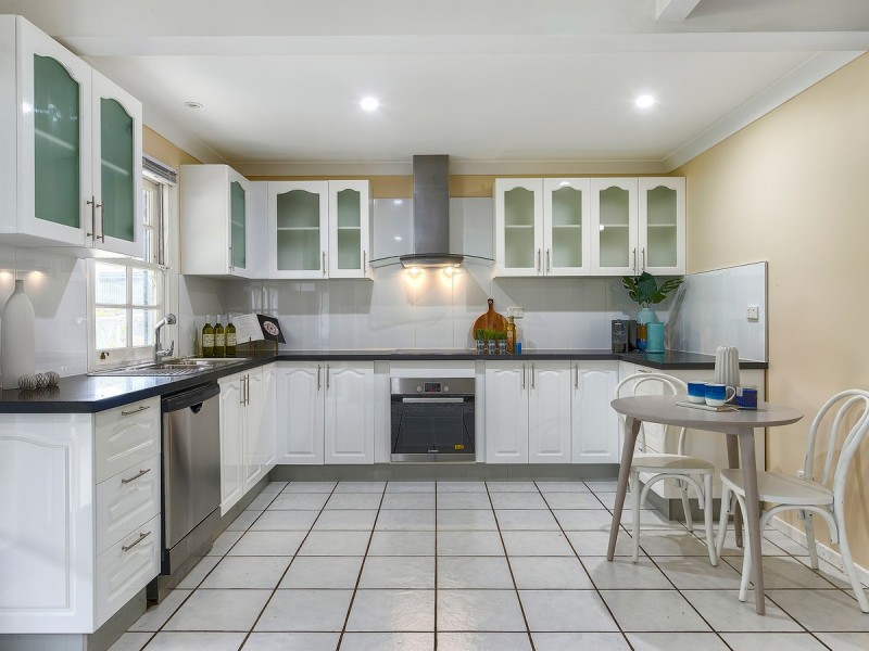 64 Sixth Avenue, Kedron QLD 4031